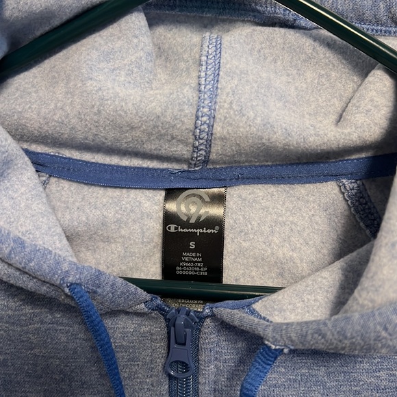 NEW W/O tags Women's Size Small blue hooded zip up sweatshirt. - Picture 2 of 7